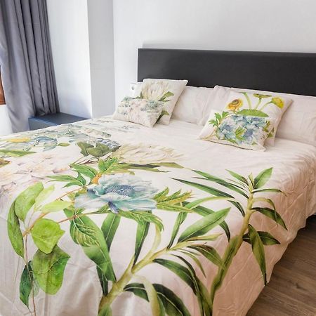 Apartamentos Onnight Малага Екстериор снимка